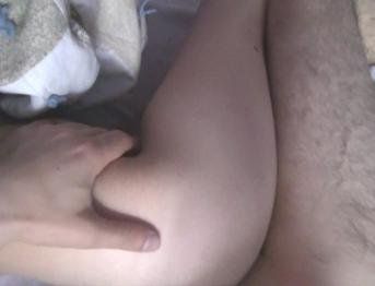 Первый оргазм - русская малышка занимается сексом со взрослым мужчиной