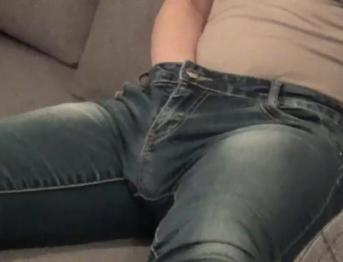 Сводную сестру застукали за мастурбацией в домашнем любительском видео, подборка