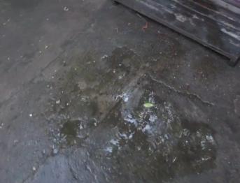 Писаю стоя сильный поток)