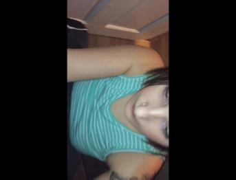 Взрыв ее рубашку с спермой!