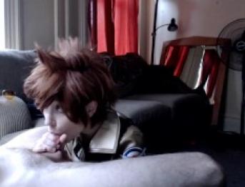 TRACER ЗДЕСЬ !! Нетерпеливый член окантован блаженством с оральным кримпаем!