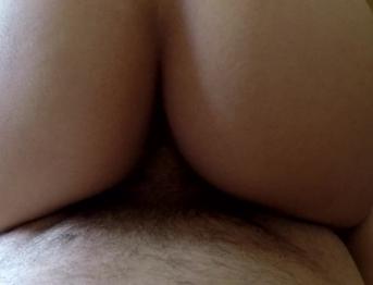 Сводная сестра латина просыпается возбужденной и хочет мою порцию спермы