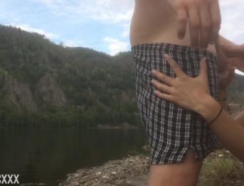 Красивый подросток сосет член в дикой природе - MaryVincXXX