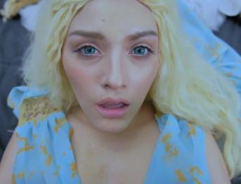 Daenerys трахнули в анал Daenerys трахнули в анал