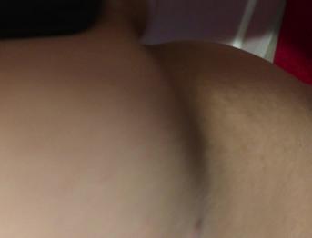 Тугая тинка получает кримпай в ванной с незнакомцем в видео от первого лица!