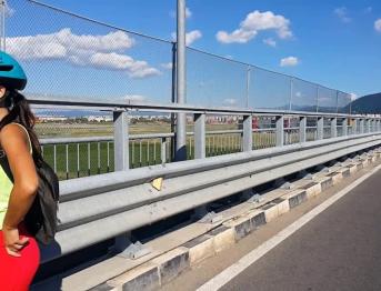 Анальный сюрприз во время горячей езды на велосипеде