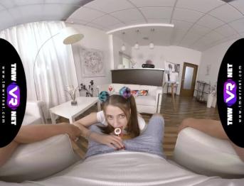 TmwVRnet.com -Alita Angel- Леденец и член в нежных руках