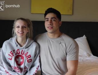 Латиноамериканский футбольный колледж STAR FUCKS Tiny Tatted Blonde Vaper. Осторожный!