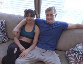 Горячая футбольная болтовня дает жесточайший трах в гавайскую красотку!