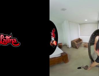 VRLatina - Латина 19yr Old Stars в своем первом порно фильме - 5K VR