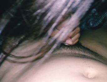 Fazendo boquete e engolindo a porra antes de dormir - Муриби