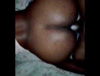 Хороший секс с шагом мамой перед сном, а папа далеко (домашнее порно семьи)