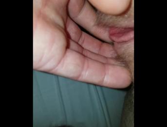 18 лет тугой киске приходят одновременно .mp4