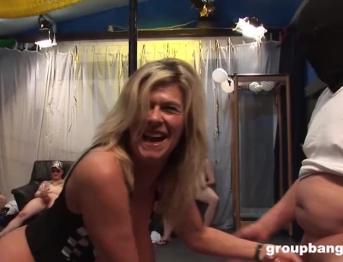 Суровая групповуха фантазии пирсинг шлюха сбывается